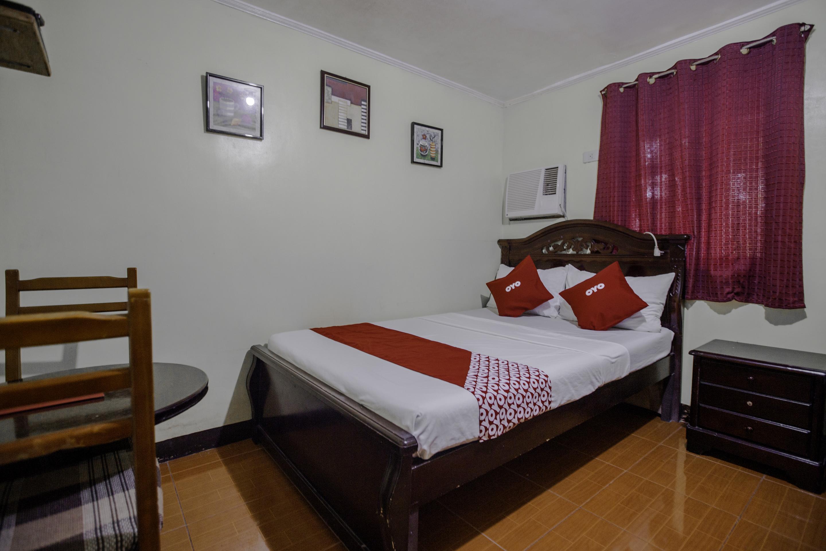 OYO 741 Sierra Travellers Inn Tagaytay City Esterno foto
