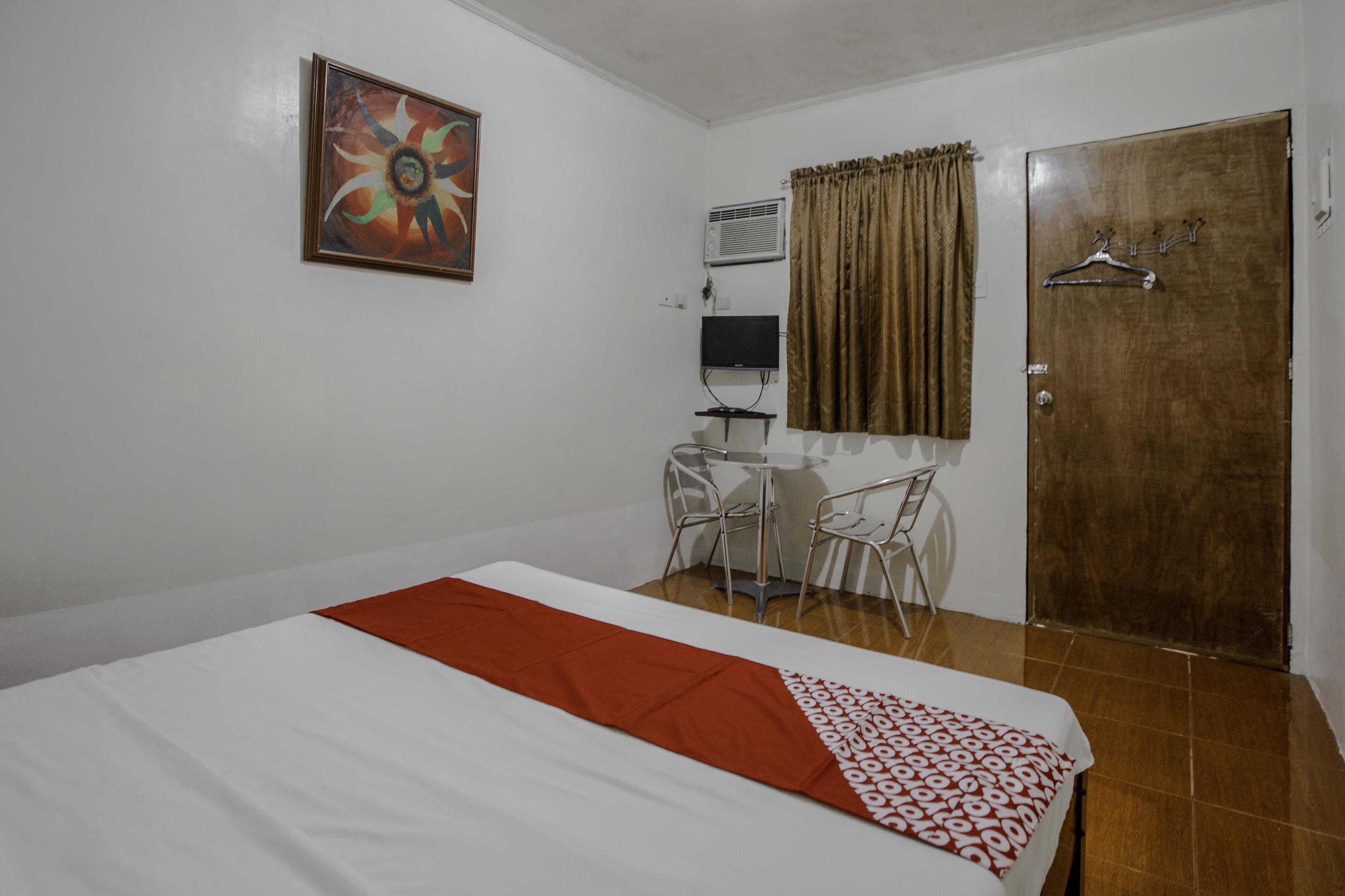 OYO 741 Sierra Travellers Inn Tagaytay City Esterno foto