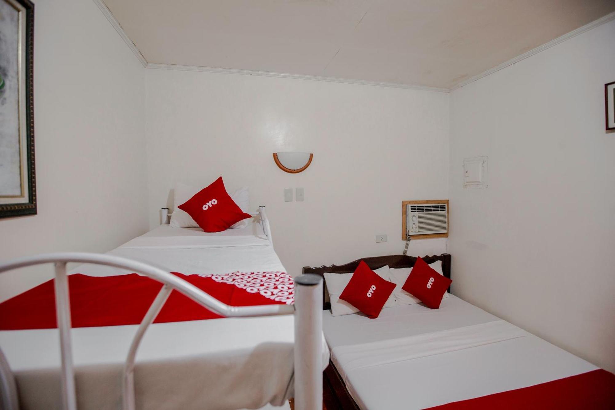 OYO 741 Sierra Travellers Inn Tagaytay City Esterno foto