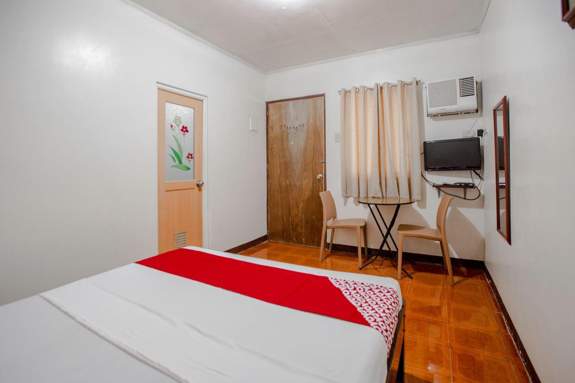 OYO 741 Sierra Travellers Inn Tagaytay City Esterno foto