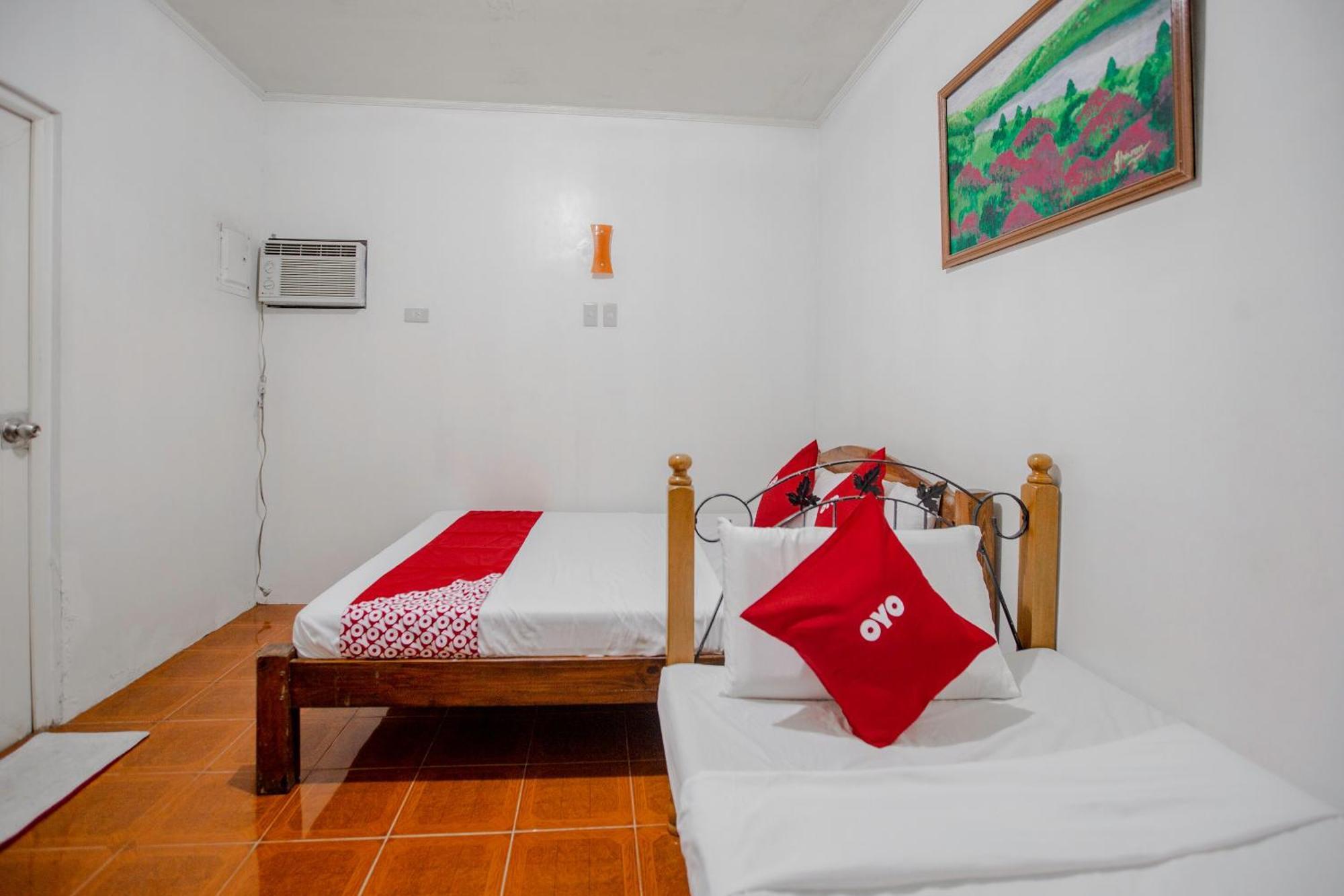 OYO 741 Sierra Travellers Inn Tagaytay City Esterno foto