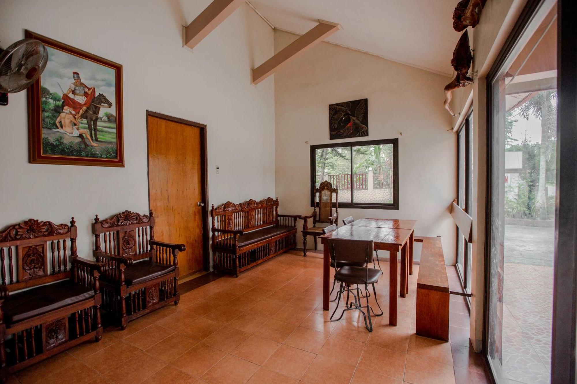 OYO 741 Sierra Travellers Inn Tagaytay City Esterno foto