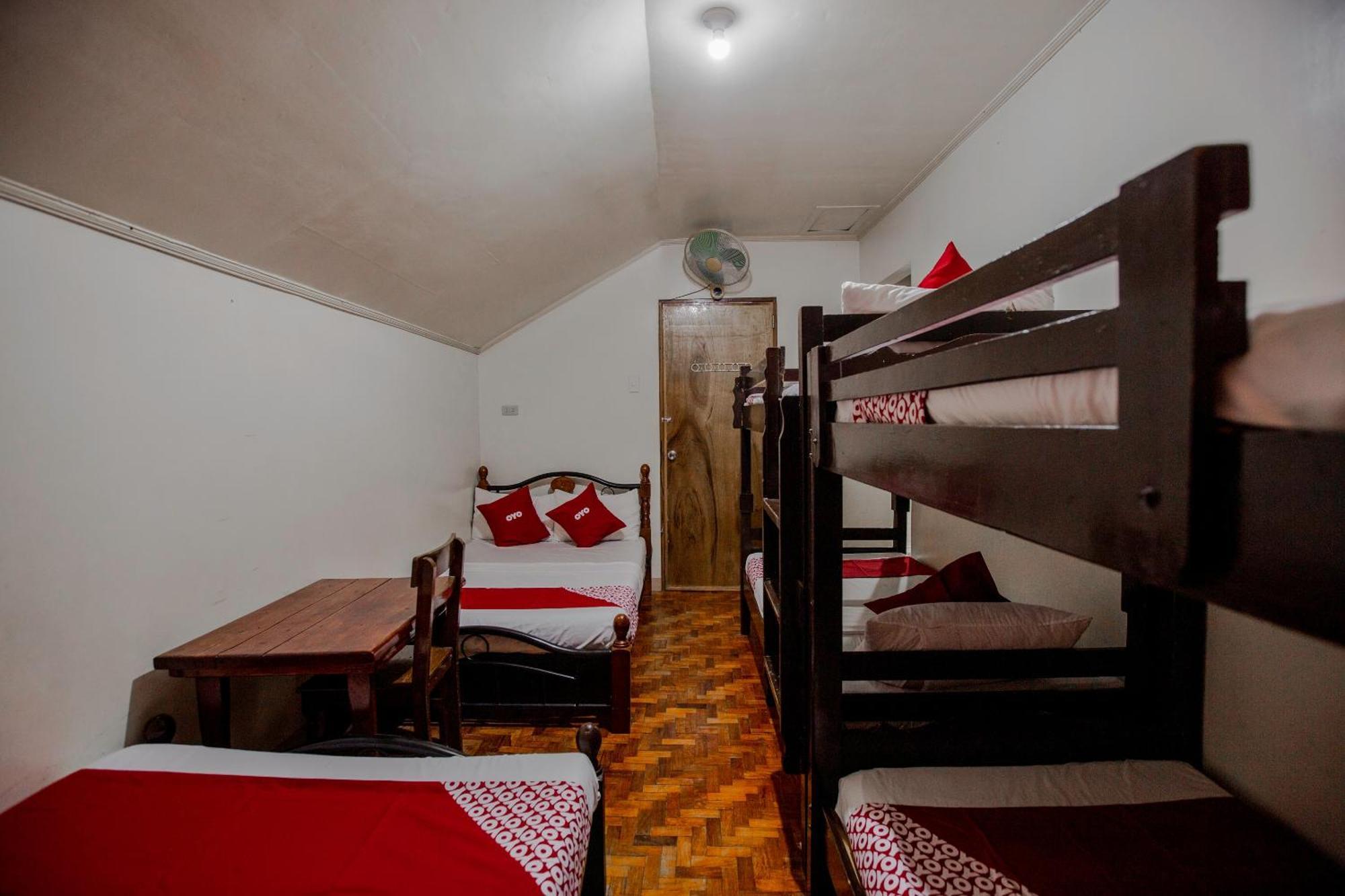 OYO 741 Sierra Travellers Inn Tagaytay City Esterno foto