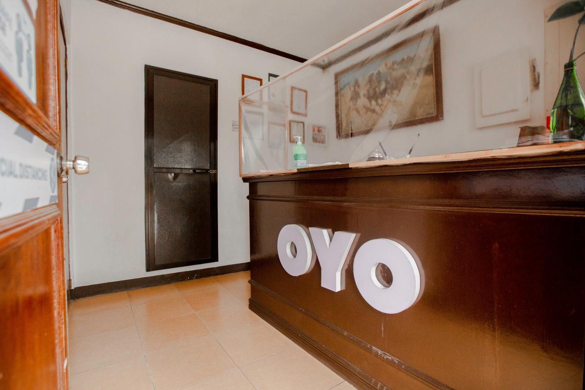 OYO 741 Sierra Travellers Inn Tagaytay City Esterno foto
